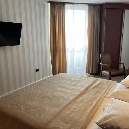 Hotel Bosna Баня-Лука Экстерьер фото