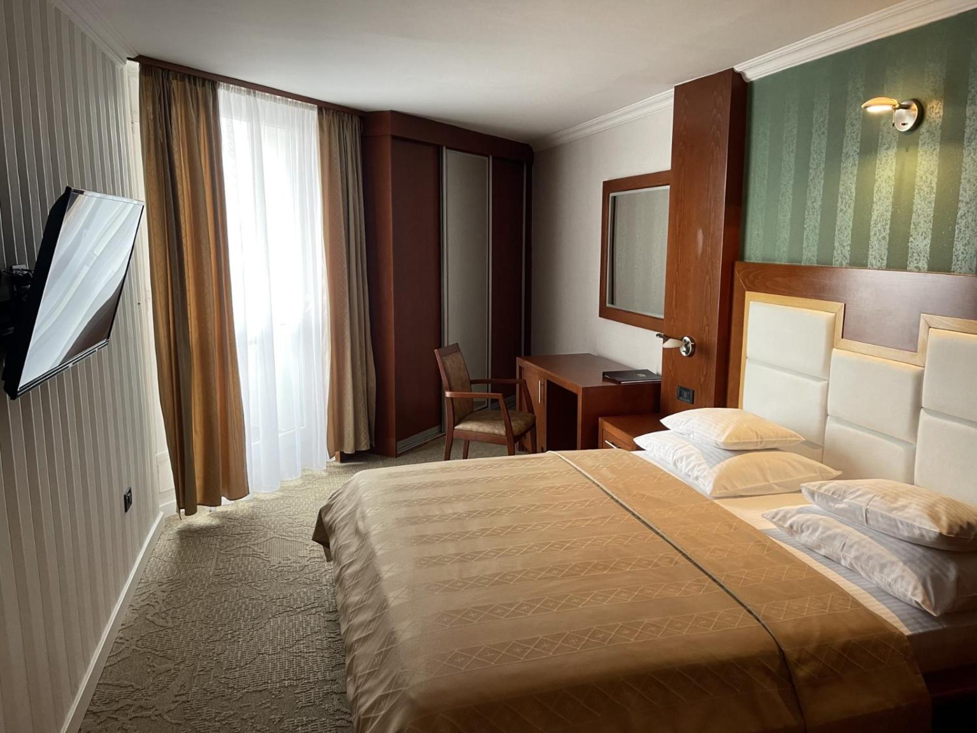 Hotel Bosna Баня-Лука Экстерьер фото