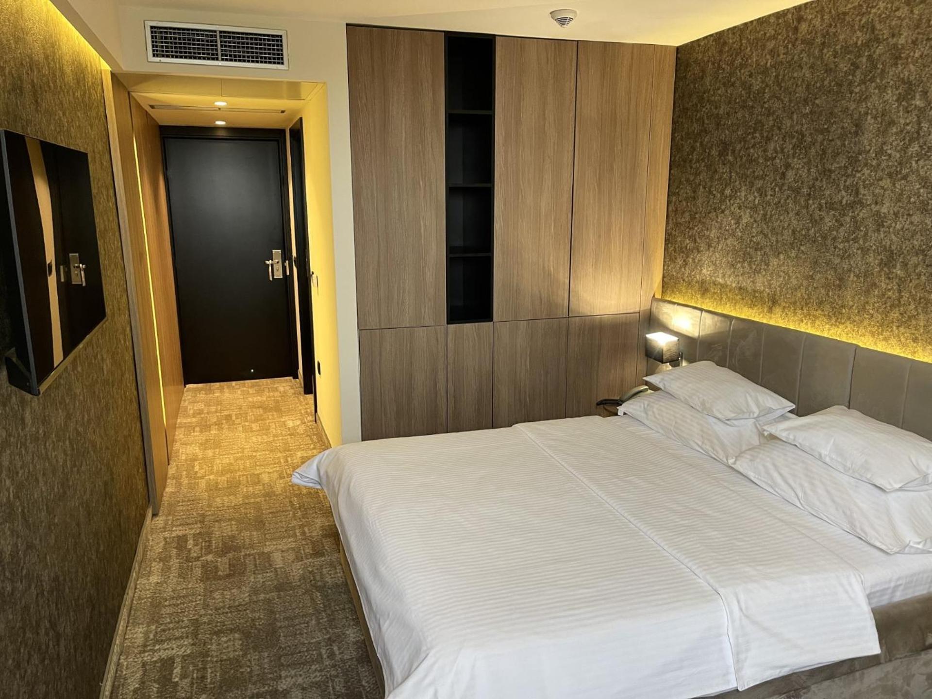 Hotel Bosna Баня-Лука Экстерьер фото