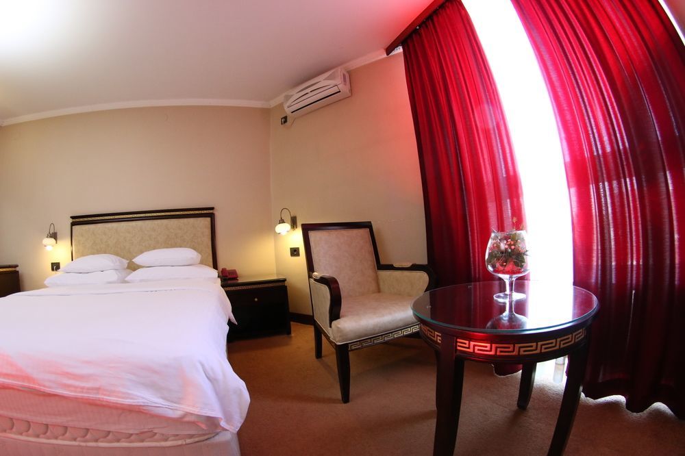 Hotel Bosna Баня-Лука Экстерьер фото